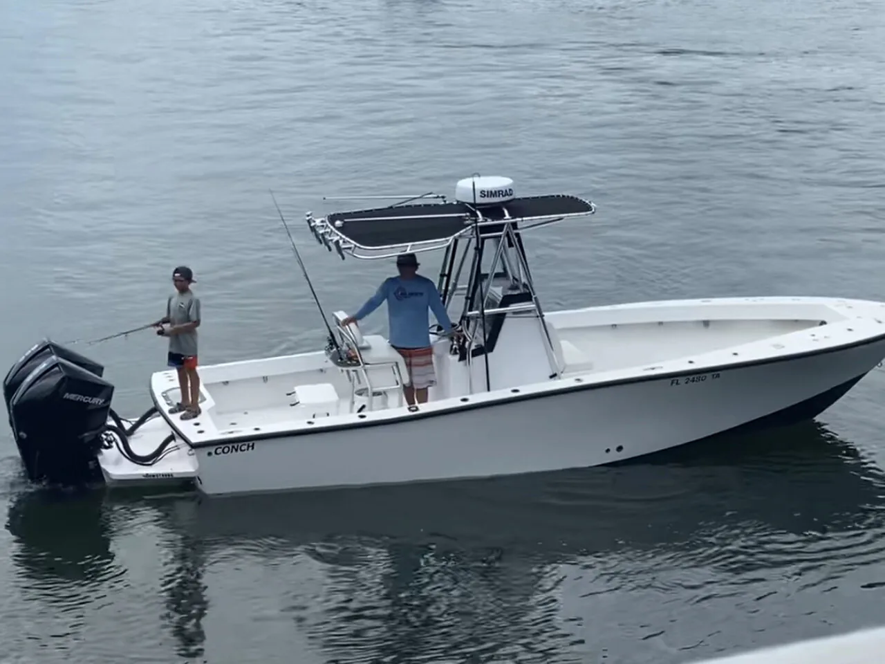 The Reel Stubborn 30 foot Conch center console underway
